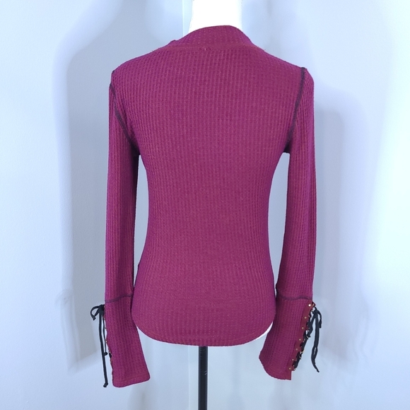Free People Mountaineer Lace Up Statement Sleeve Thermal Sweater Burgundy SM - Picture 3 of 9